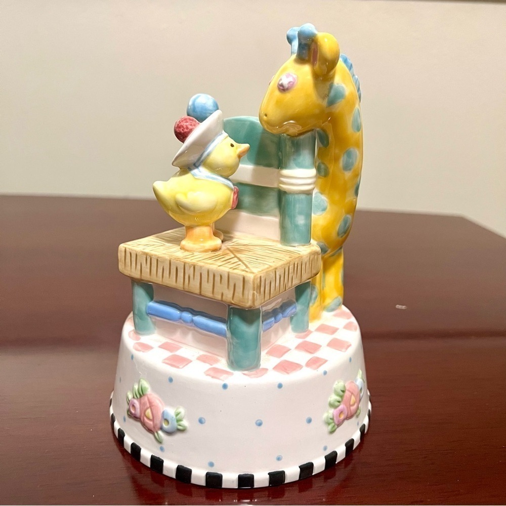 Michel and Co Y2K Vintage music box Hush Little Baby Giraffe Duck lullaby 7.5”